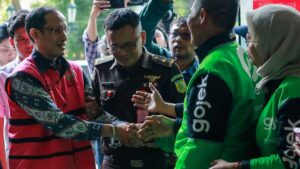 Nadiem Rangkul Ojol Usai Dituntut 18 Tahun