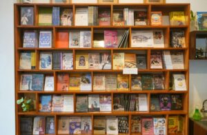 Bosen Doomscrolling? Rekomendasi Kegiatan Seru Untuk Hari Buku Nasional Biar Cerdas di Sosmed!
