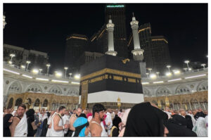 Jemaah Haji Lakukan Tawaf Perpisahan dan Doa di Masjidil Haram