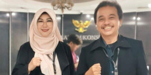 Roy Suryo dan dr Tifa Ditangkap! Debat Panas Prosedur Hukum: Ilegal atau Sesuai Aturan?