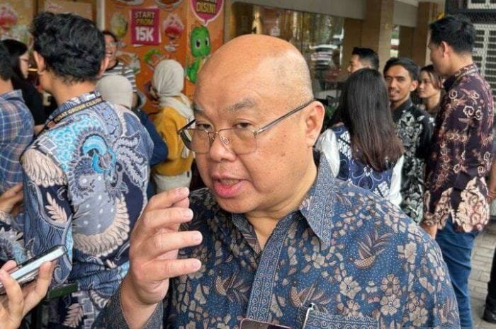 Ketua Umum APPBI Alphonzus Widjaja memberikan keterangan mengenai potensi kenaikan harga barang di pusat perbelanjaan.