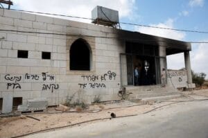 Pemukim Israel Bakar Dua Masjid di Tepi Barat usai Bentrokan Berdarah