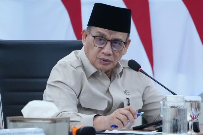 Wakil Menteri Agama Romo Muhammad Syafi'i menyampaikan rencana insersi materi pencegahan penyebaran budaya LGBTQ ke dalam kurikulum tahun ajaran 2026/2027.