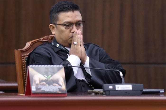 Mahkamah Konstitusi memutuskan operator telekomunikasi wajib menyediakan opsi agar sisa kuota internet pelanggan tetap aktif.