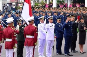Presiden Prabowo Subianto memberikan amanat kepada perwira remaja TNI dan Polri pada Upacara Prasetya Perwira (Praspa) 2026 di Istana Merdeka, Jakarta.