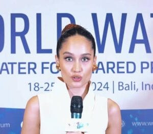 Darurat Digital! Cinta Laura Ingatkan Penurunan Fungsi Kognitif Akibat Media Sosial dan Pentingnya ‘Sadar Membaca’