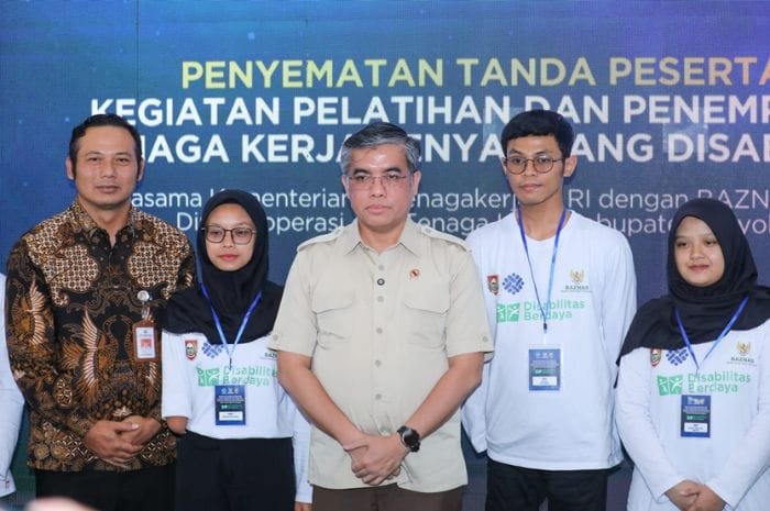 Menteri Ketenagakerjaan Yassierli menegaskan penyandang disabilitas berhak memperoleh kesempatan kerja yang setara.