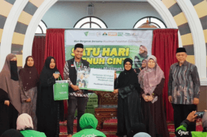 Dompet Dhuafa dan Muslimah Fatahillah Community Salurkan Santunan untuk 101 Ojol Muslimah