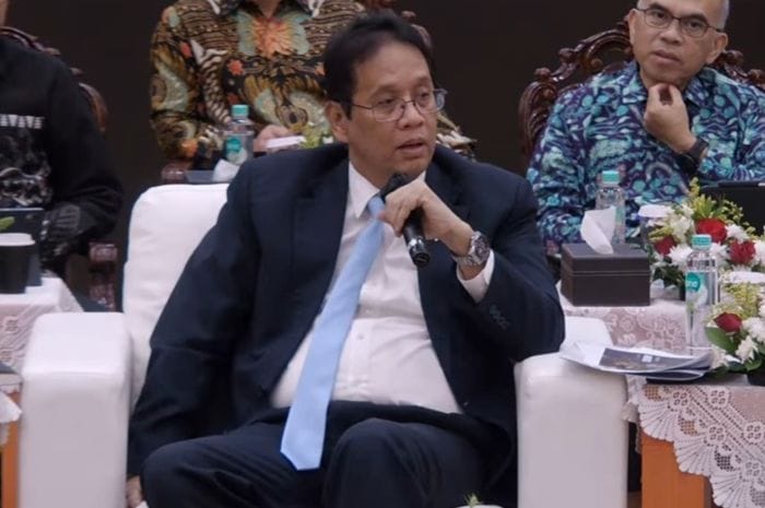 Menteri Keuangan Purbaya Yudhi Sadewa menyampaikan pemerintah akan mengikuti Putusan MK terkait anggaran Program Makan Bergizi Gratis.