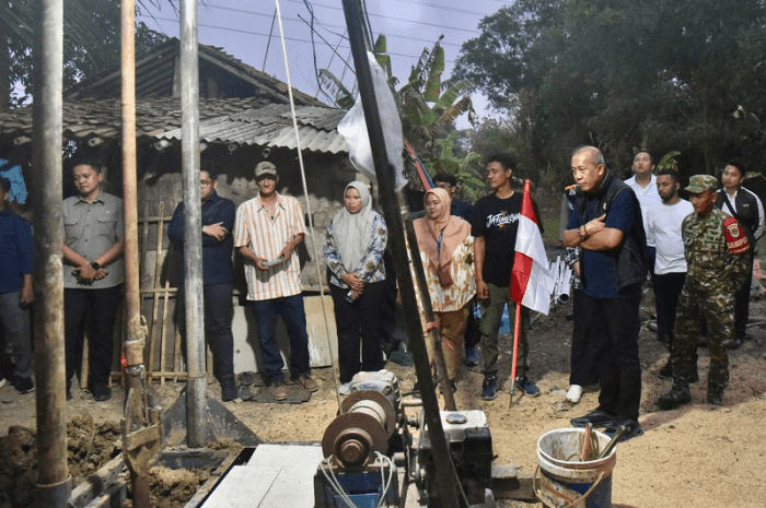 Saan Mustopa mengunjungi proyek pengendali banjir di Karangligar