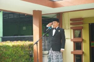 Kanwil Kemenhaj Jatim dan Asrama Haji Surabaya Gelar Upacara Hari Khidmat Haji dan Umrah