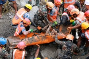 Terjebak 9 Hari dalam Terowongan, Dua Pekerja Nepal Akhirnya Diselamatkan