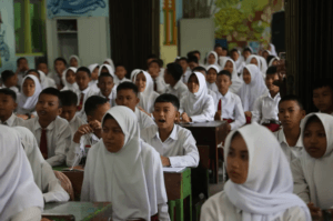 Sekolah Gratis Bukan Tujuan Akhir, Pendidikan Berkualitas yang Utama