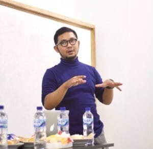 Buku Islam Ala Prabowo: Seni Menjilat yang Terlalu Ambisius