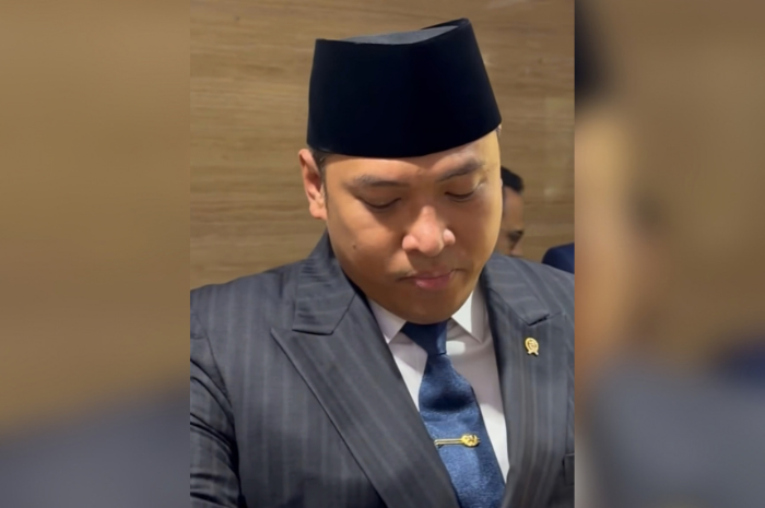 Siswa mengikuti uji coba MBG prasmanan di sekolah