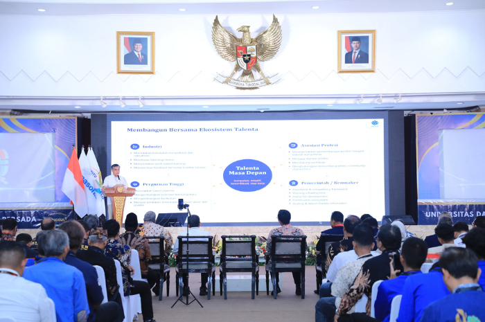 Menteri Ketenagakerjaan Yassierli menyampaikan skema pelatihan hibrid yang menghubungkan balai pelatihan dengan industri