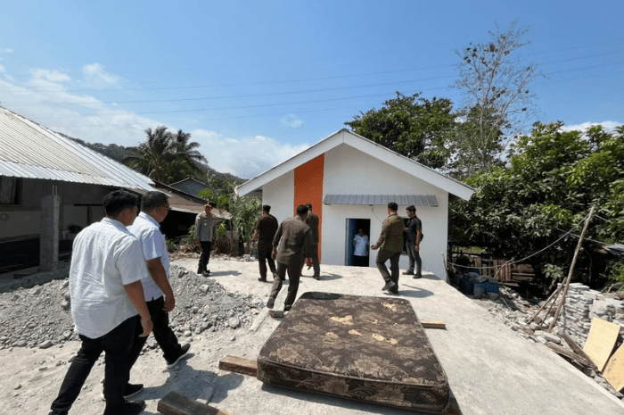 BNPB membangun hunian sementara bagi warga terdampak gempa di Manggarai