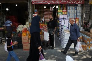 Perang dan Tekanan AS Tekan Ekonomi Iran, Harga Pangan hingga Obat Terdampak