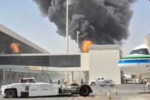 Pesawat Saudia Airlines Rusak Berat setelah Terbakar di Bandara Riyadh
